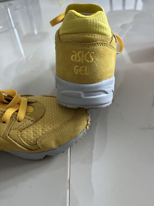 Продавам дамски маратонки ASICS Gel 39 номер