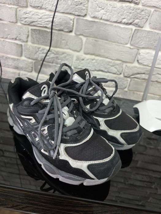 Оригинальные кроссы asics