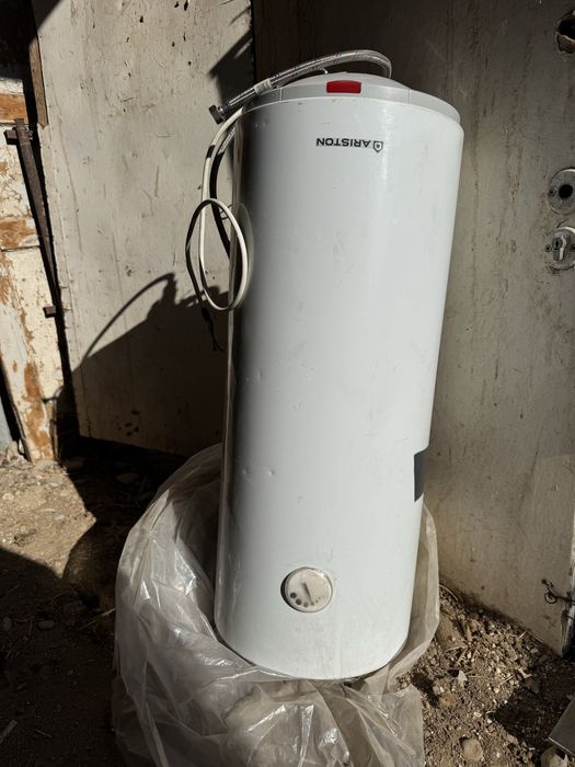 Водонагреватель Аристон 80 лт