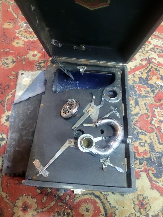 Отдам патефон ссср