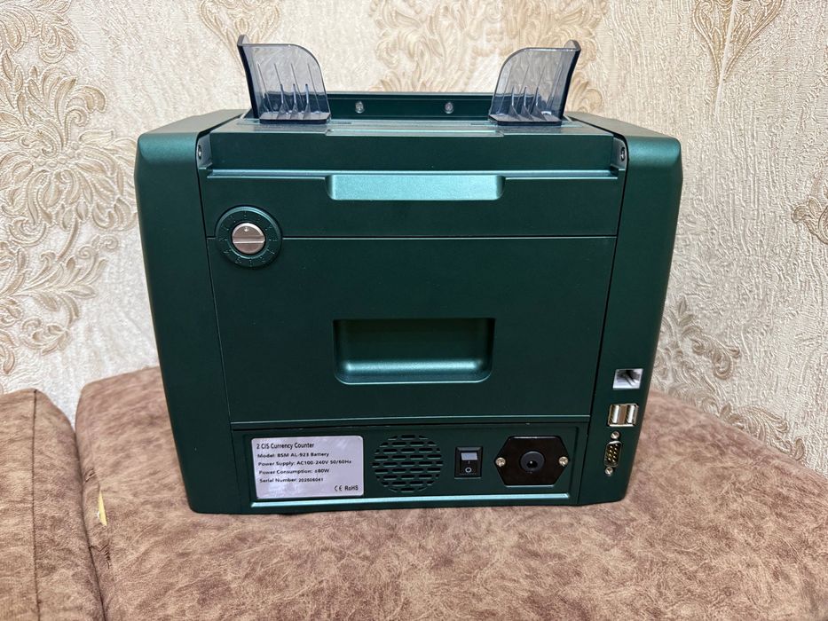 pul sanash va tekshirish aparati sum va dollarni tekshiradi