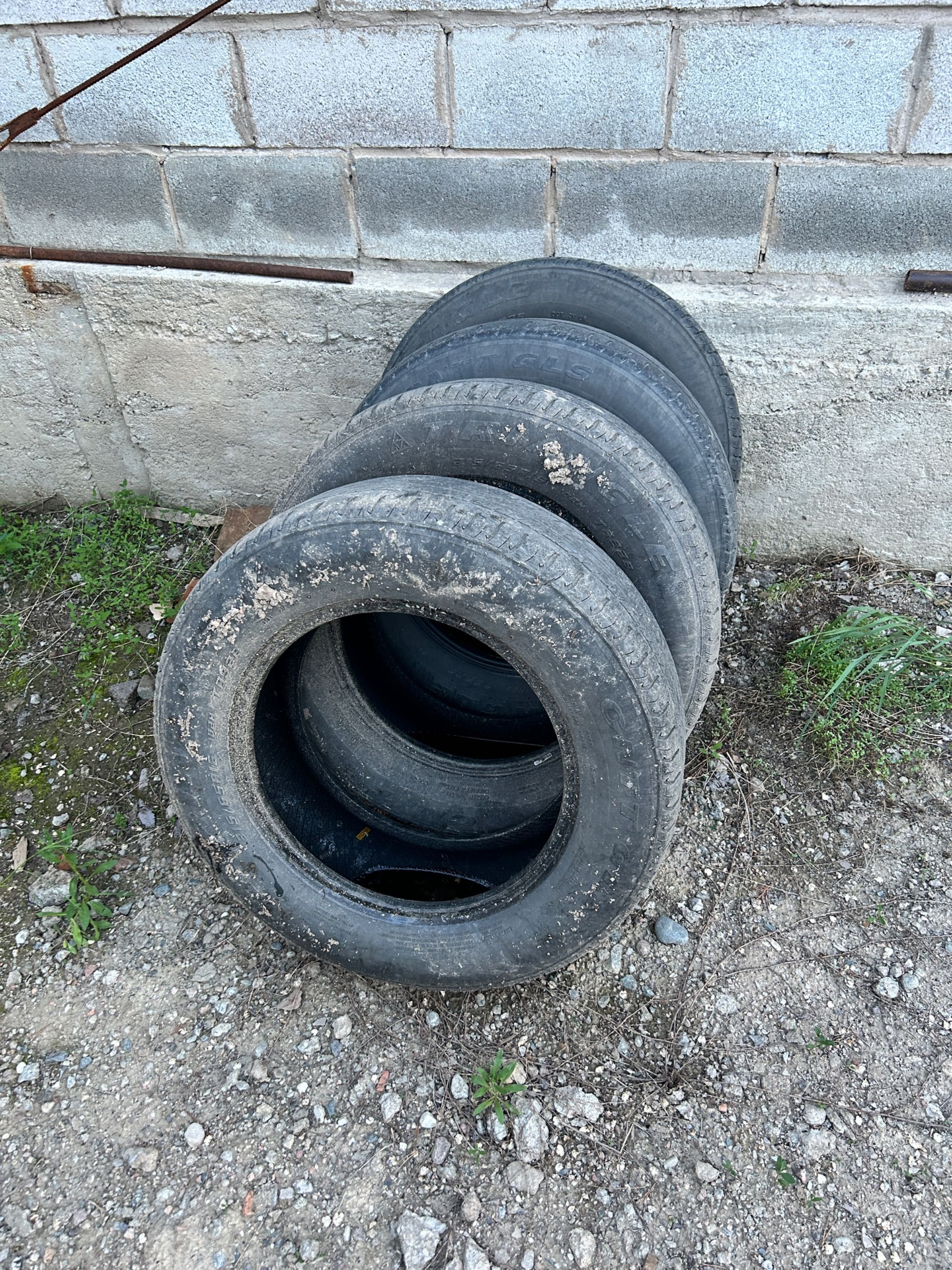 Продаю старые шины