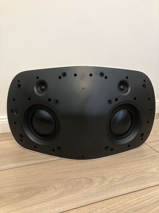 Bang Olufsen / Beoplay a6 cu suport de perete