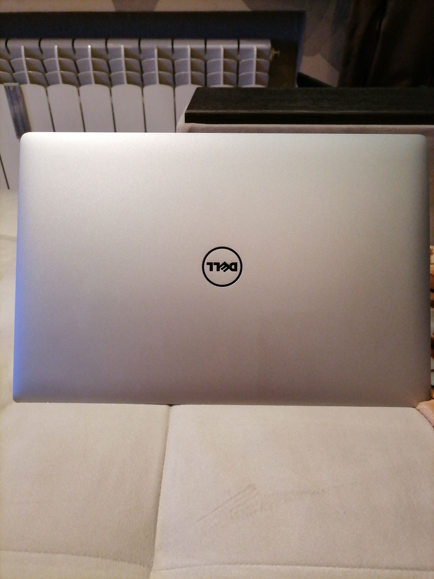 DELL XPS15 9560 lap top