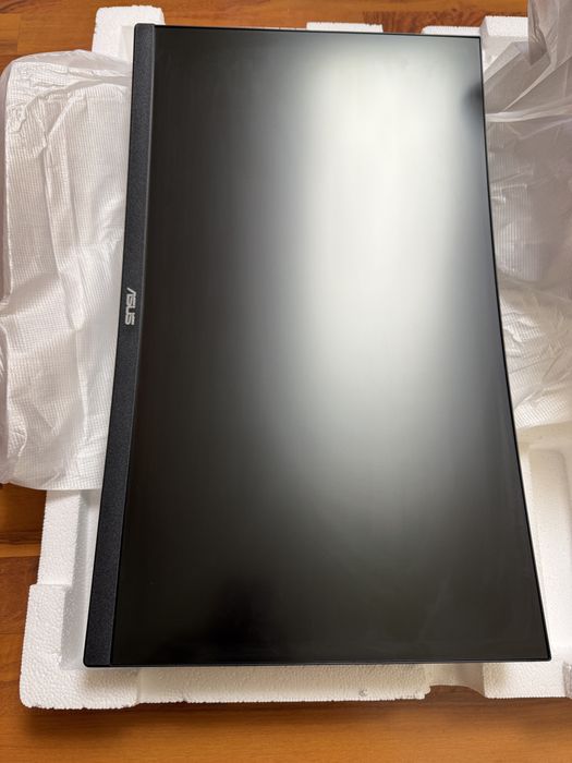 Monitor gaming Asus 24" full hd , VG24Q1B, curbat, in garantie