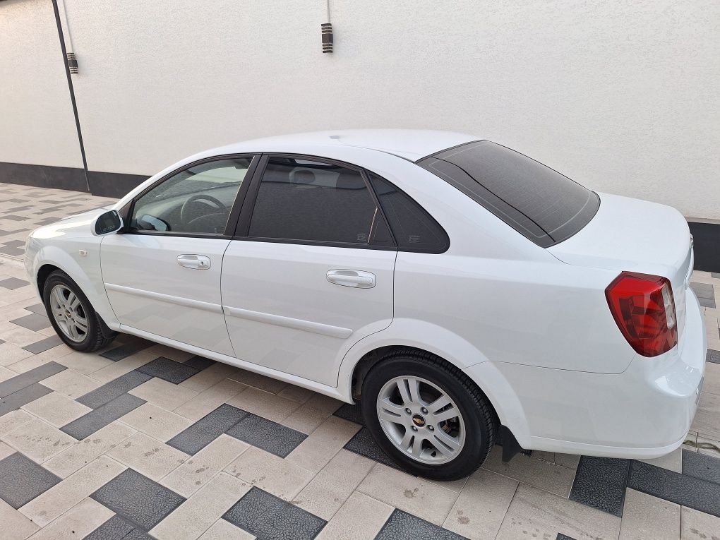 Продаётся Lacetti 1.8