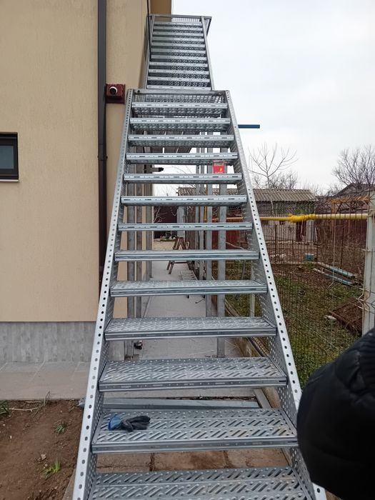 Scara metalica zincata de incendiu 6m