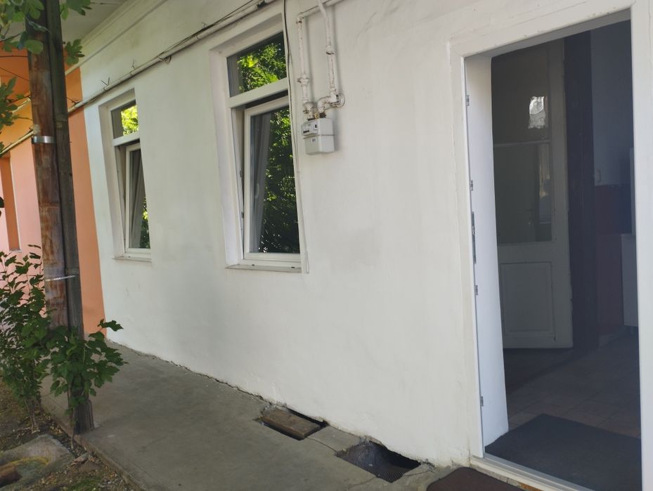 P.F vând ap.cu 1 cameră 33 m.p in Gruia cu curte frumoasă
