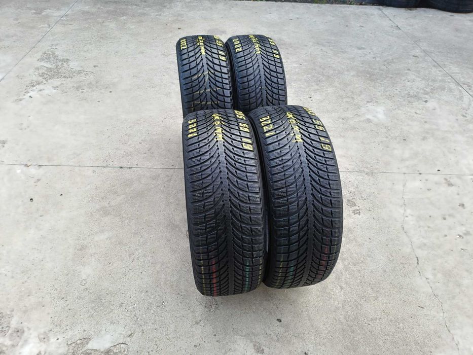 Set 4 anvelope de iarna 235 55 19 michelin latitude alpin LA2