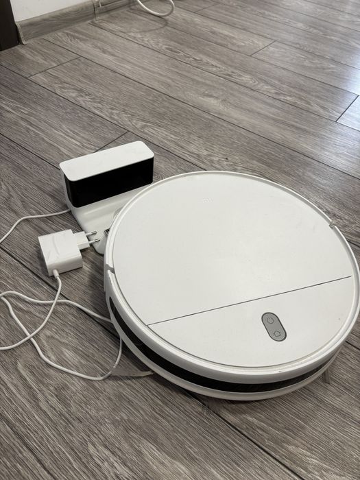 Robot aspirator Xiaomi Mi Robot Vacuum-Mop Essential