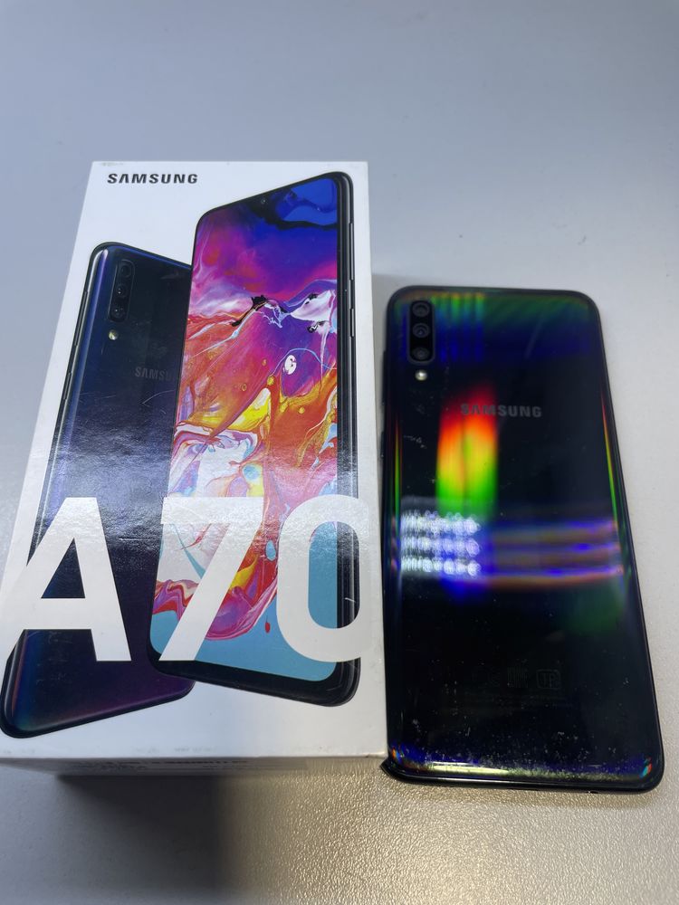 Телефон samsung A70 128g