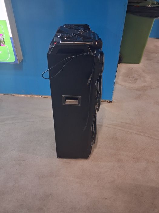 Vând urgent BOXĂ AKAI ABTS-T1203