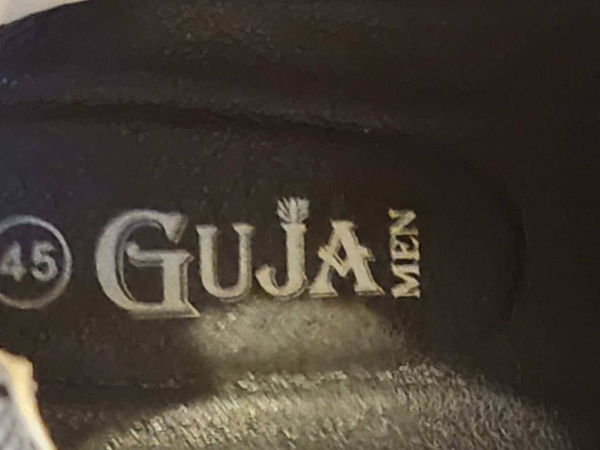 Нови маратонки GUJA, N:45 Цена 90 лв.