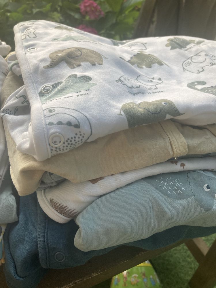 Pijamale si badyuri pentru bebe
