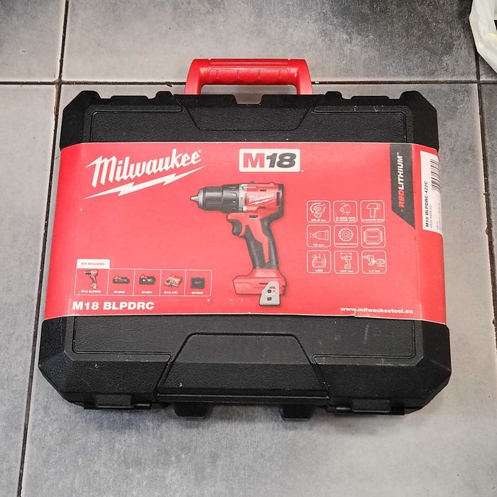 Hope Amanet P11 - Kit Masina de gaurit compacta Milwaukee BLPDRC