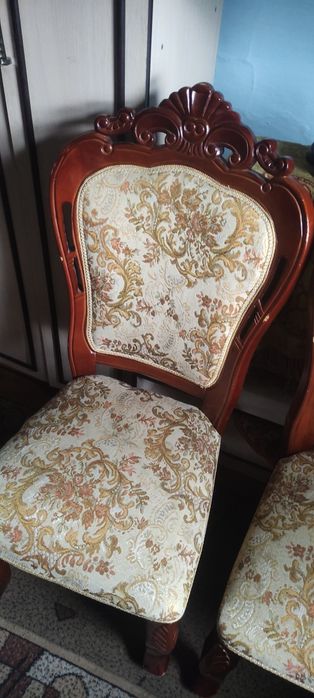 Продам 2 стула прочные