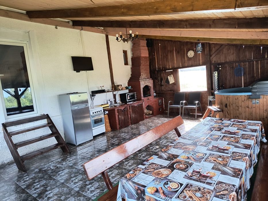 Cabana din Busuc (Belis) zonă retrasa cu ciubar si masa de biliard
