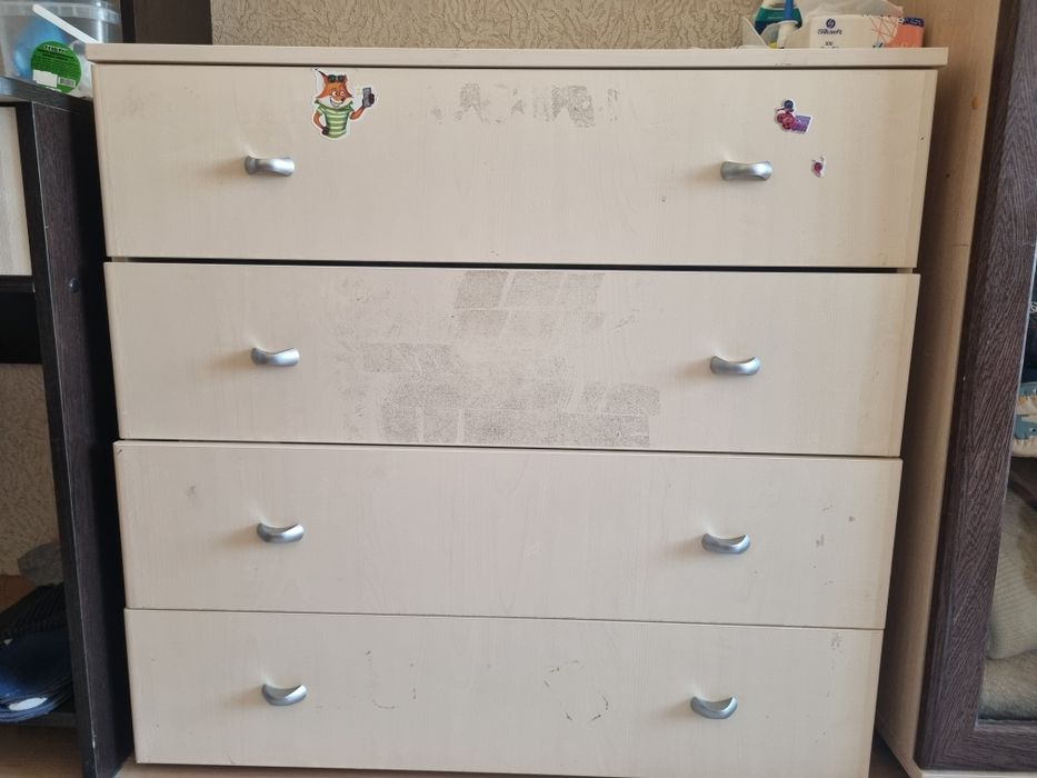 Комод бежевый, 4 ящика