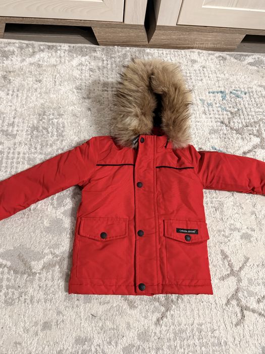 Продам куртку новую брала сыну