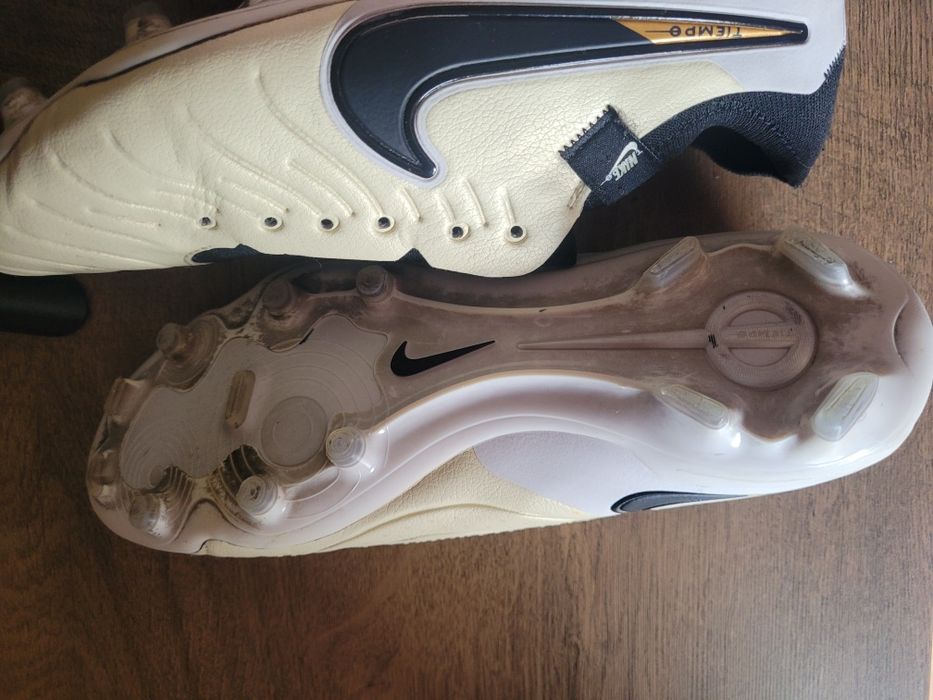 Бутони -  NIKE TIEMPO - 40,5