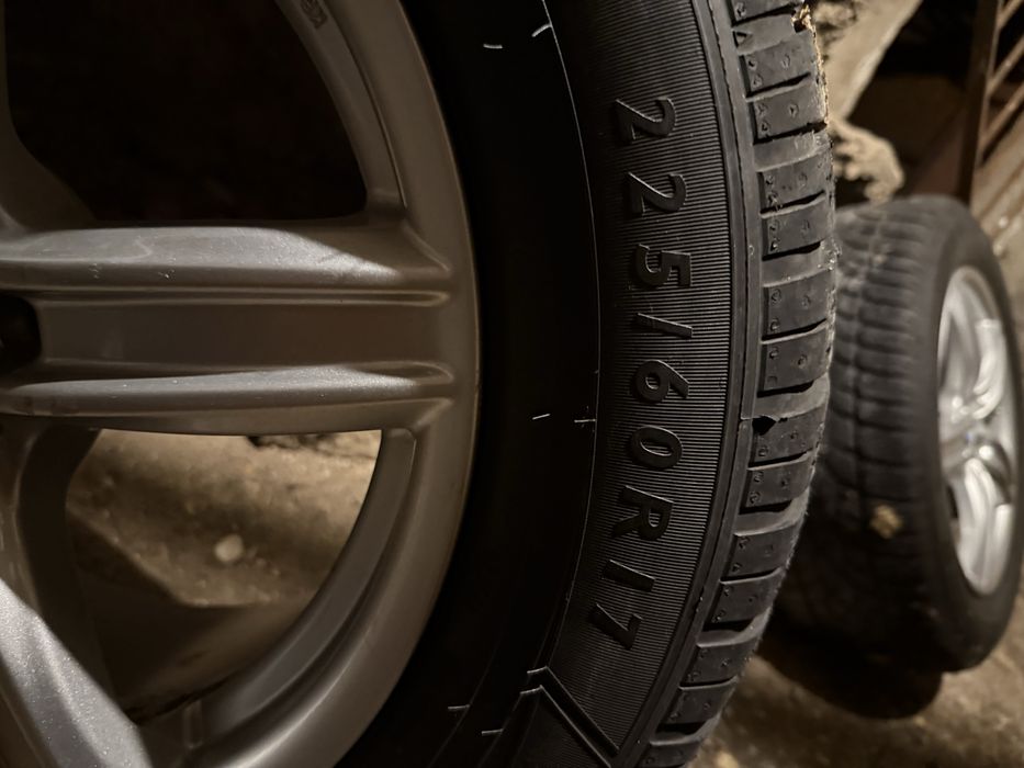 Vand Set jante Bmw X3 F25 cu anvelope de iarna foarte bune !