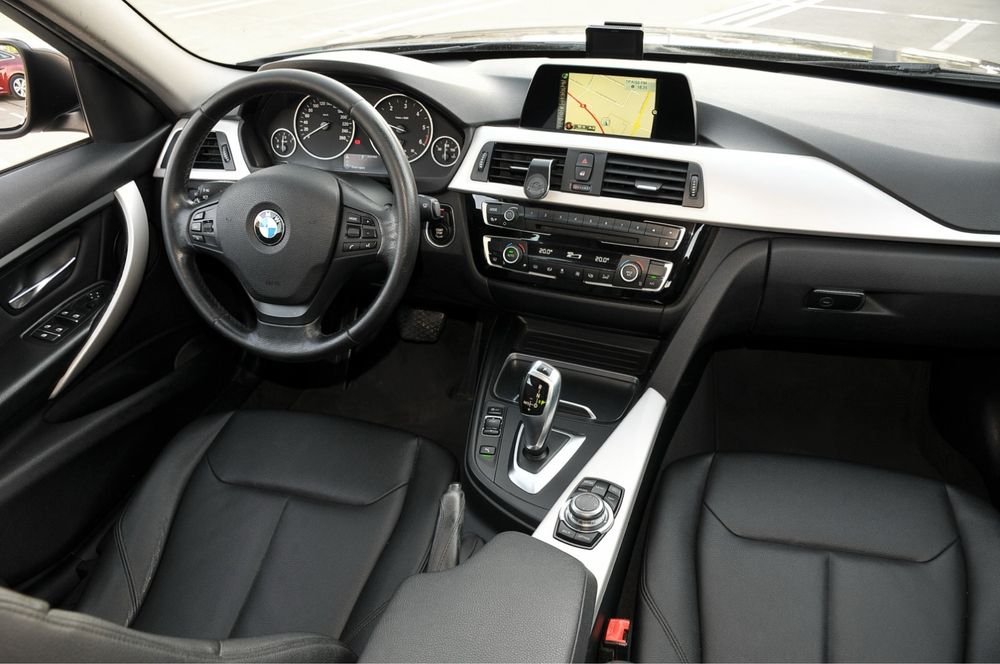BMW  Seria 3 Touring 318d  Automat LED Navi Servotronic Euro6