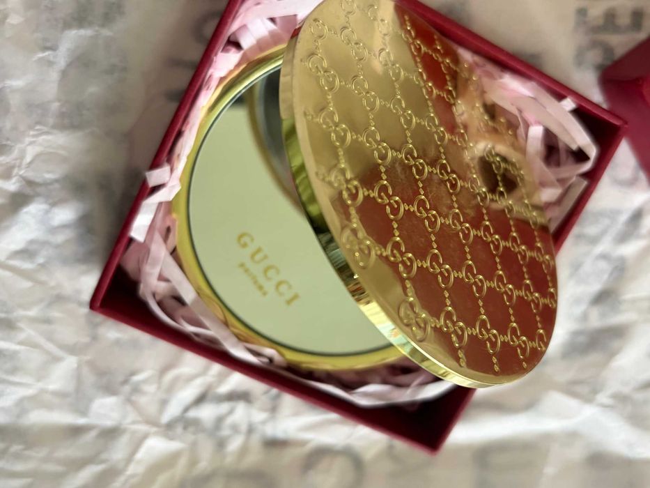 Gucci компактно огледало, джобно огледало