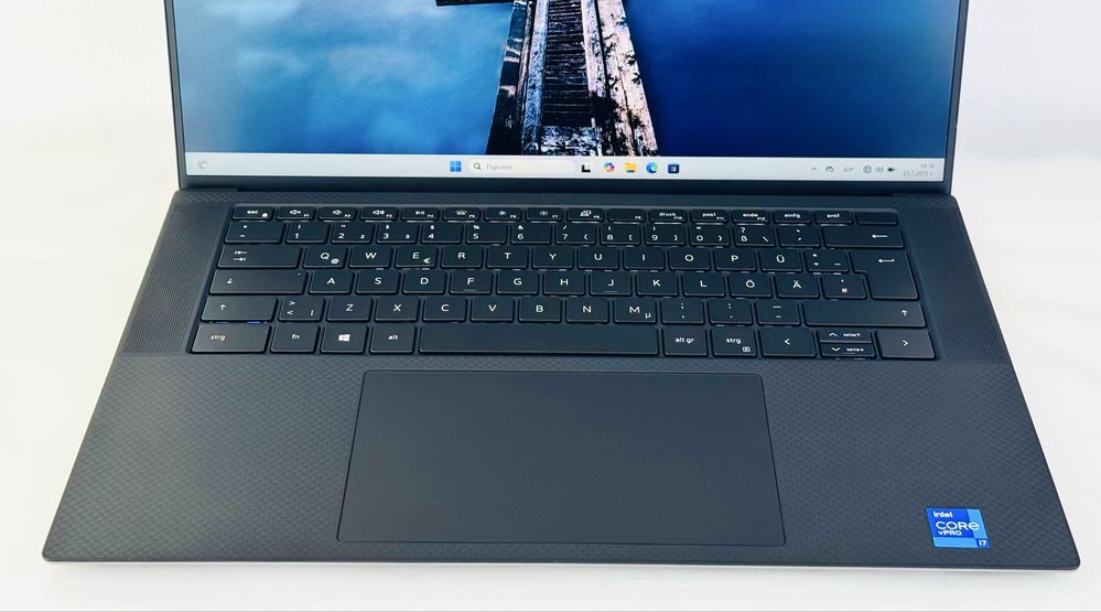 Лаптоп Dell Precision 5560 i7-11850H 32RAM 512SSD Перфектен! Гаранция!