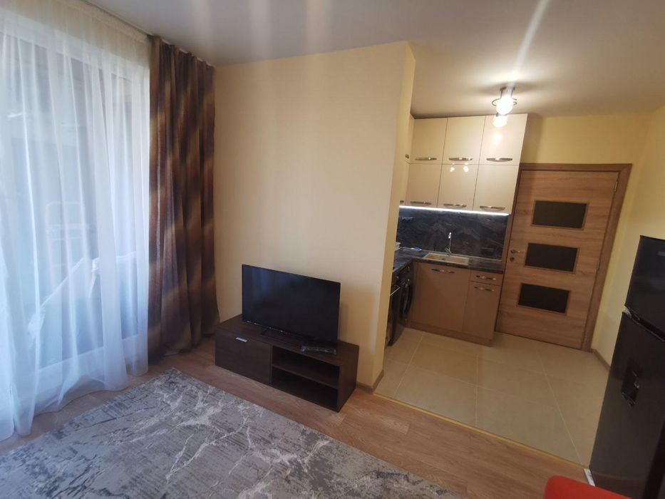 Дава се под наем Двустаен апартамент в Пловдив, Младежки Хълм - 60 кв.м за 500 € - Снимка #1