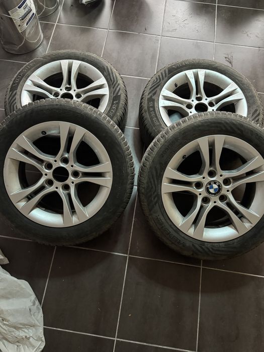Зимни гуми с джанти свалени от бмв е90