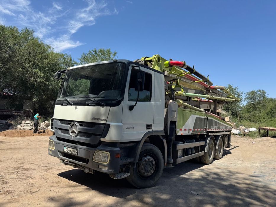 Автобетононасос -37-38 м.