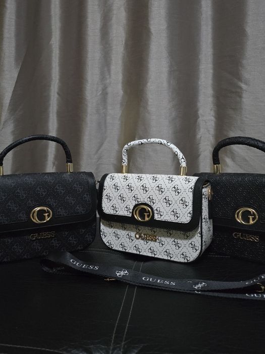 Дамска Чанта Guess