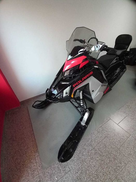 Snowmobil Polaris 650 VOYAGEUR 146 - Model 2023