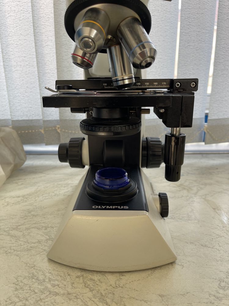 Olimpus CX21 microscope