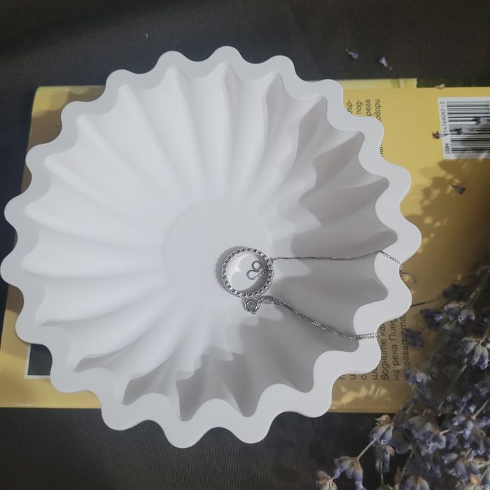 Декоративна чиния