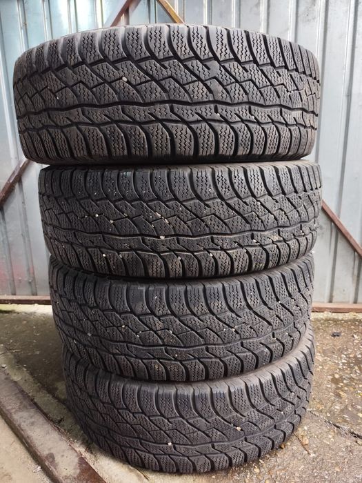 Anvelope 215 60 R17 iarna viatti