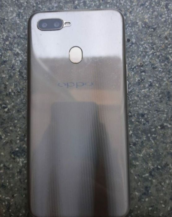 Oppo AX7. 64 gb.