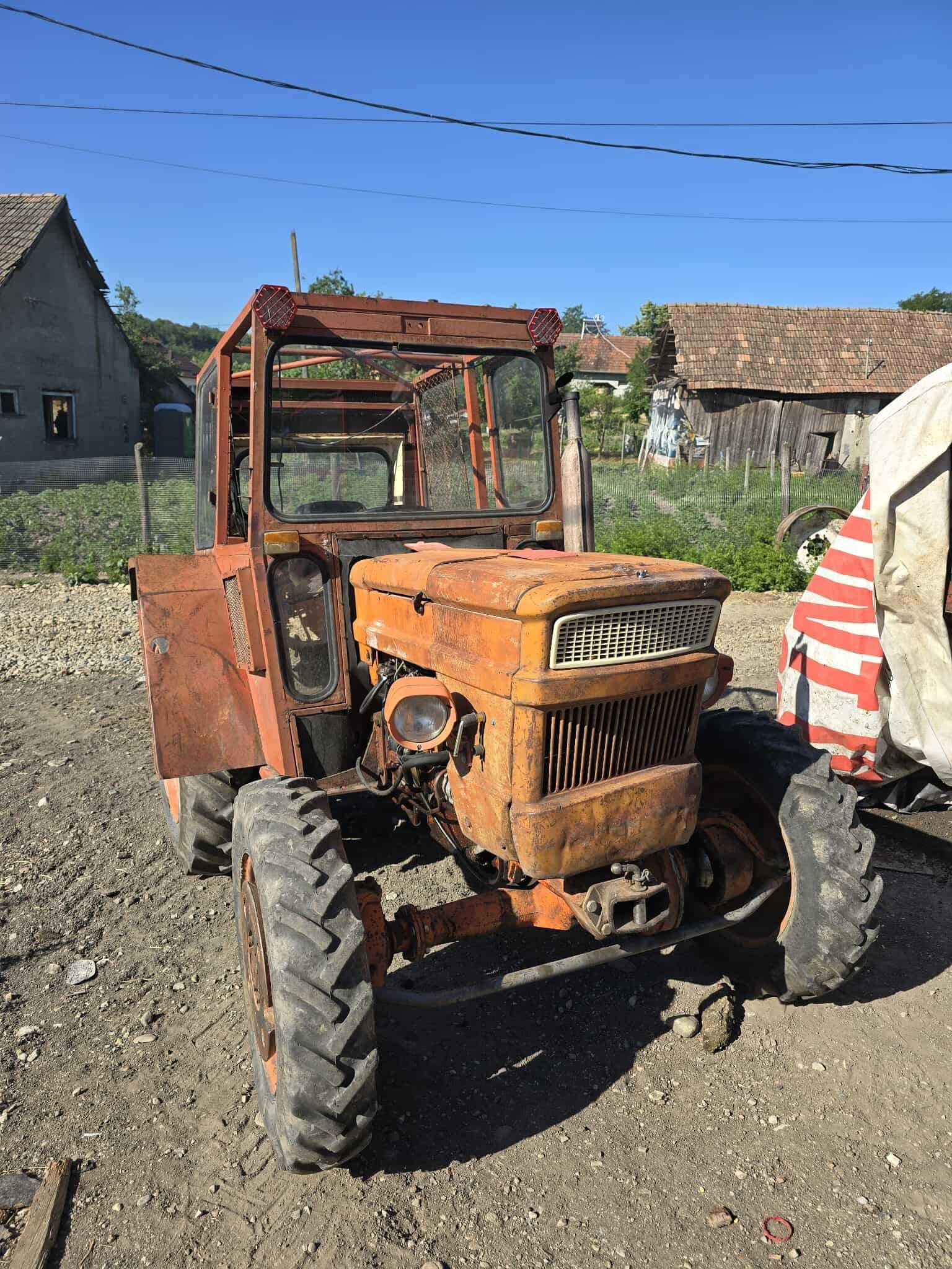 De vanzare Tractor UTB