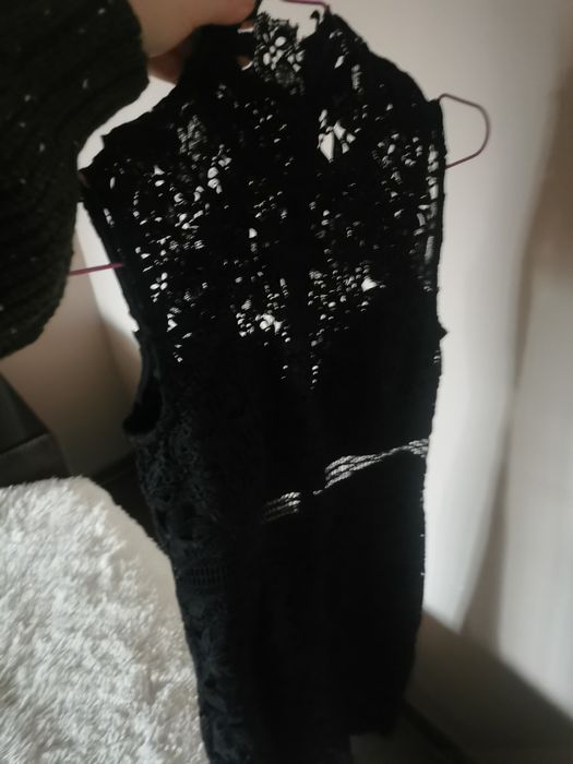 Дантелена черна рокля