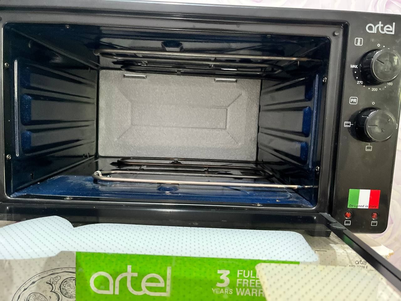 Продается мини-печь "Artel"