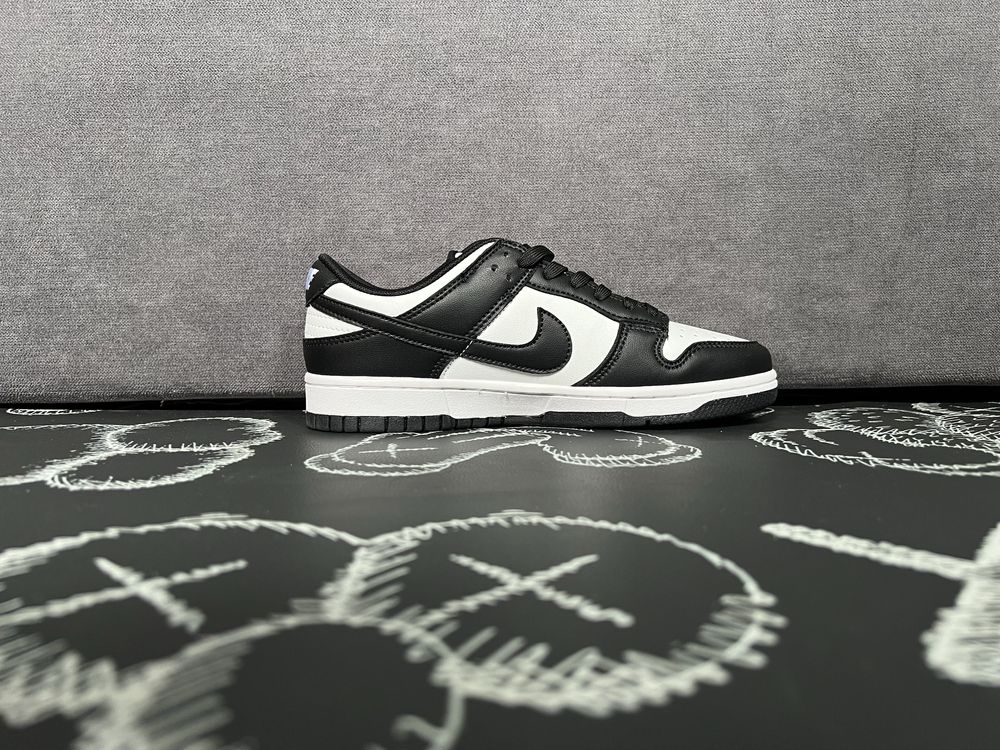 Nike Panda Dunks