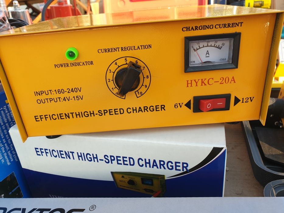 Компресор 12 v ,зарядно за акумулатор