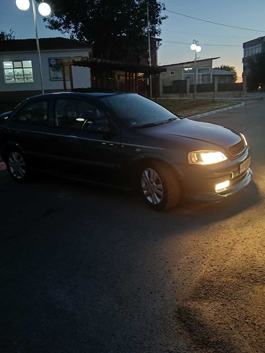Продавам личния си автомобил астра   1.8