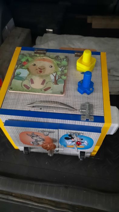 Продам бизиборд за 2000
