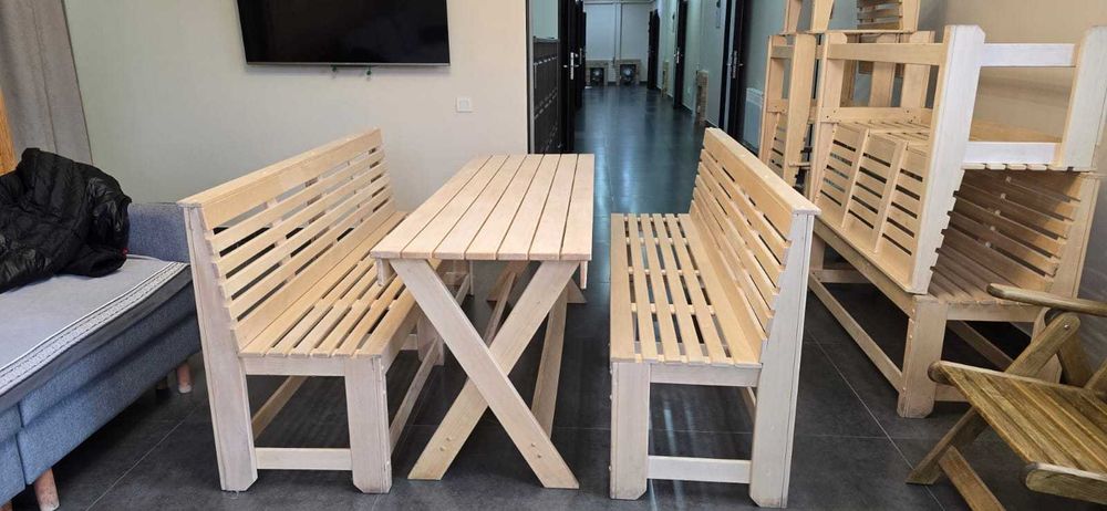 Продам комплект стол и скамейки