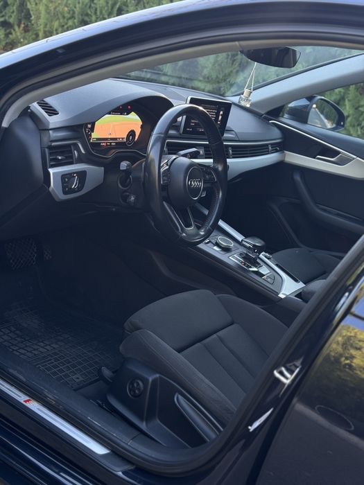 Audi A4 S-line/Virtual Cockpit/Faruri LED/Lumini Ambientale