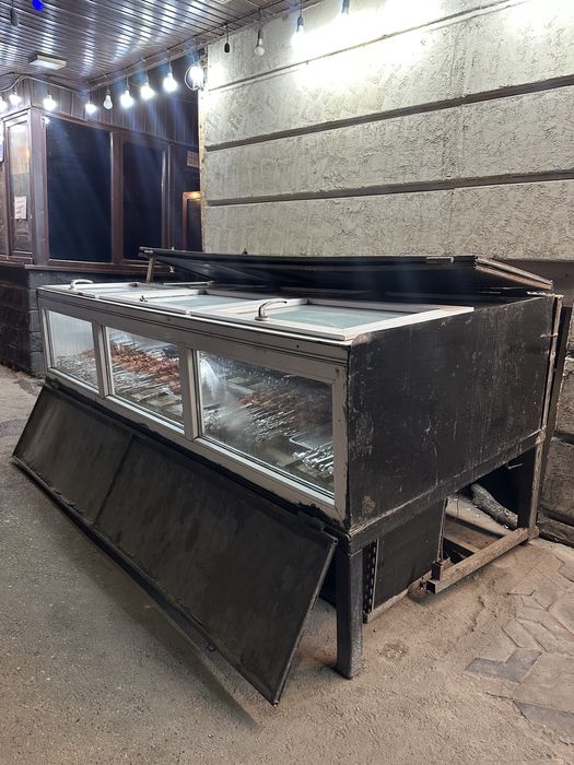 Продам витринный холодильник рабочий
