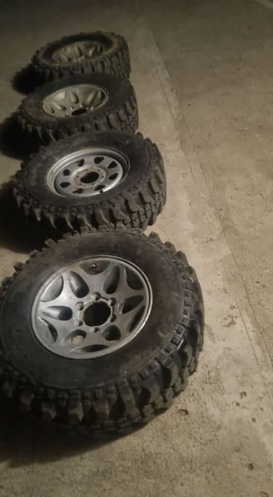 Roti offroad cu tot cu jante 16