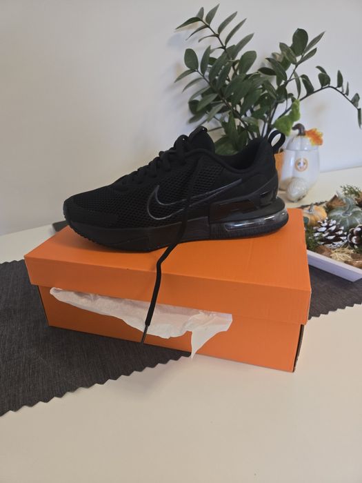 Оригинални чисто нови маратонки Nike