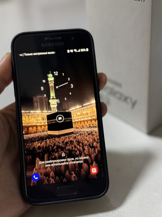 Смартфон Samsung Galaxy A3
